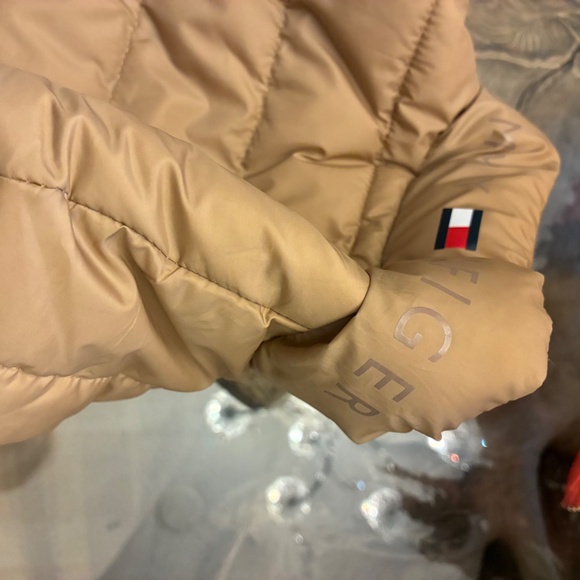 Tommy Hilfiger puff jacket - Picture 8 of 10